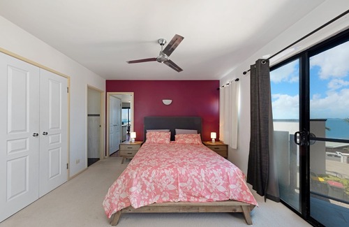 Yeppoon Apartment | Diamond Views, where luxury meets breathtaking views!