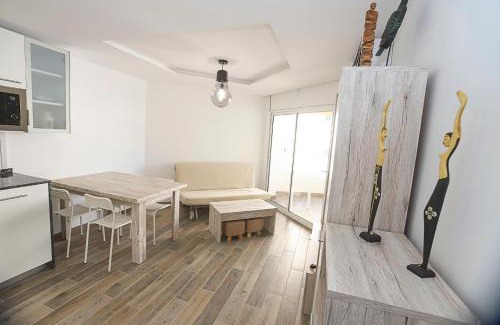 Salou City Centre Apartment | DIFFERENTFLATS Eucalyptus