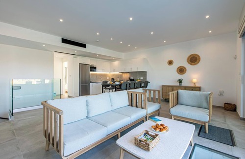 Tavronitis Villa | Diktamos Villa - Three Bedroom Villa, Sleeps 6