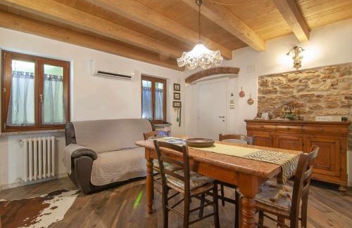 Sant'Ambrogio di Valpolicella Apartment | Dimora Laura - Romantico con stufa a legno