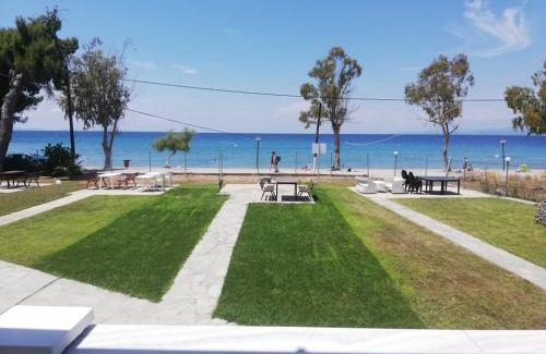 Neos Marmaras House | Dimitra's Family Apartments 2