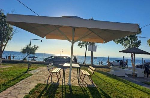 Neos Marmaras House | Dimitra's Family Apartments 2