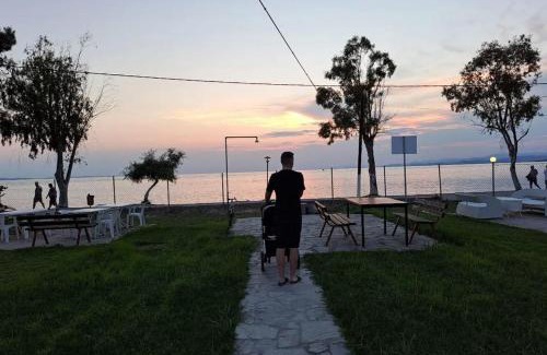 Neos Marmaras House | Dimitra's Family Apartments 2