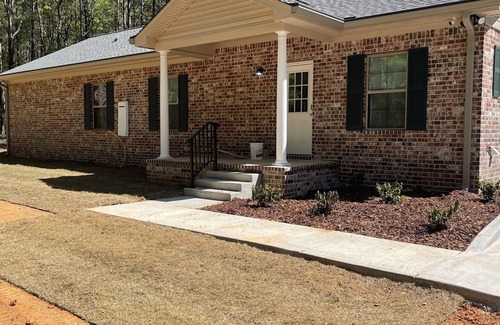 Starkville House | DIMJ Guesthouse- Location #4