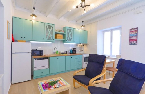 Katavolos Apartment | Dina Beach front Apartment