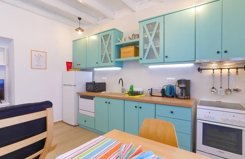 Katavolos Apartment | Dina Beach front Apartment