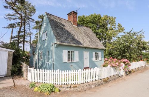 Llangaffo House | Dinam Lodge