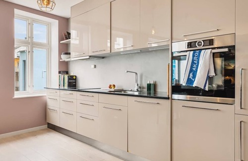 Bergen City Centre Apartment | Dinbnb Apartments Nøstet I 65 sqm with Luxe & Bathtub