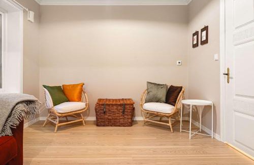 Sandviken House | DINBNB Homes l Charming 2-Bedroom Home by the Sea Cozy