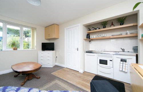 Rhos on Sea Apartment | Dinerth Cottage