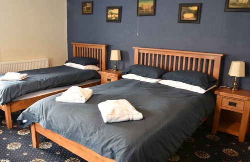 Amlwch Hotel | Dinorben Arms Hotel