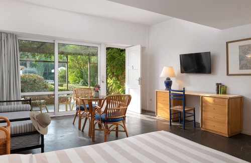 Ixia Hotel | Dionysos Hotel