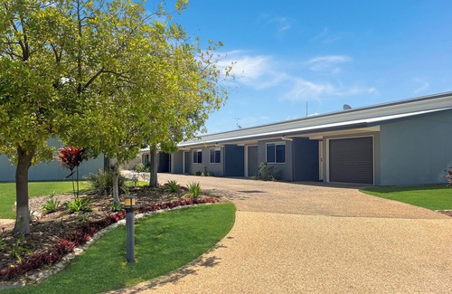 Emerald Apartment | Direct Collective - Villas on Rivergum