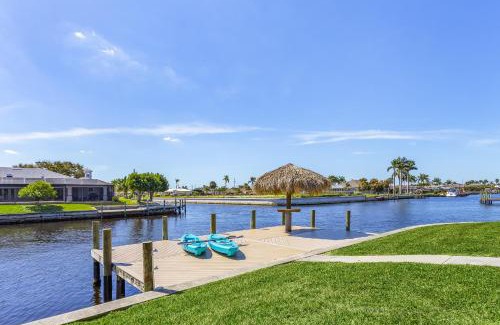 Caloosahatchee House | DIRECT GULF ACCESS, INTERSECTING CANAL, POOL HOME minutes from the RIVER! - Villa Southern Charm
