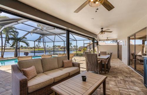 Caloosahatchee House | DIRECT GULF ACCESS, INTERSECTING CANAL, POOL HOME minutes from the RIVER! - Villa Southern Charm