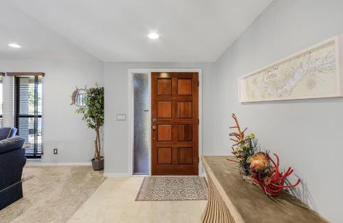 Caloosahatchee House | DIRECT GULF ACCESS, INTERSECTING CANAL, POOL HOME minutes from the RIVER! - Villa Southern Charm