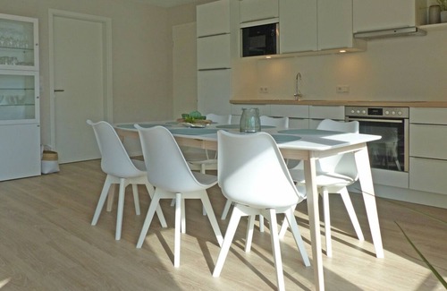 Klein Wittensee Apartment | Direct lakeside location, fantastic lake view, balcony, Baltic Sea 12 km, barrel sauna, balcony