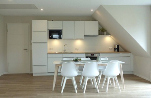 Klein Wittensee Apartment | Direct lakeside location, fantastic lake view, balcony, Baltic Sea 12 km, barrel sauna, balcony