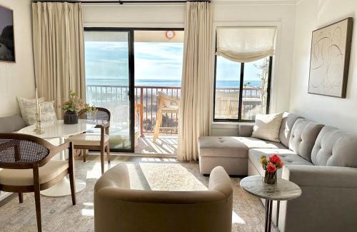 Folly Field Apartment | Direct Luxury Oceanfront - On The Beach! Amazing Sunrises, 2 Pools & Bar!