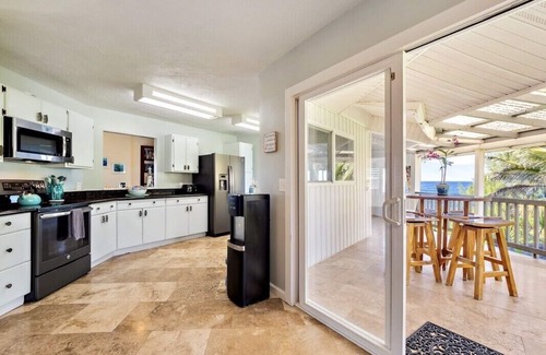 Keaau House | βοΈπ Direct Ocean front ~The Views! Pool, AC all rooms- spacious! Wow!