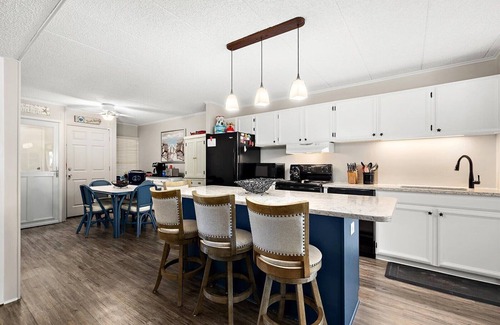 Little Salisbury Condo | Direct Ocean Views From this 2 Bedroom Sea Terrace Condo with Outdoor Pool!