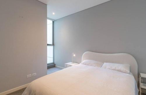 Wentworth Point Apartment | Direct Water View Walk to Supermarket 1 Car Space