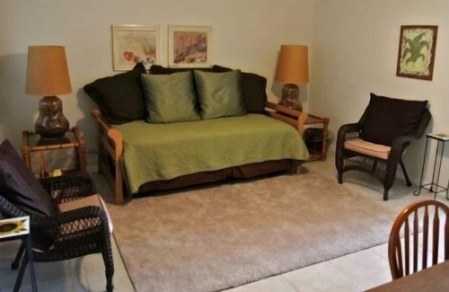 Mid Island Villa | Directly on Beach – Gorgeous Views – Wi-Fi – Privacy