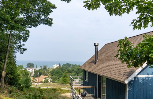 Shelby Cottage | Discounted Fall Family Getaway With Lake Views
