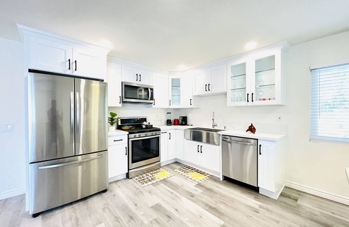 Upland Apartment | Discounted Large Upland 2 Master Bedrooms - Close To Airport, Convention Center