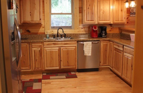Sevierville House | DISCOUNTED RATES! 4 bed - 4 bath Luxury Cabin, Panoramic Views, Theater Room!