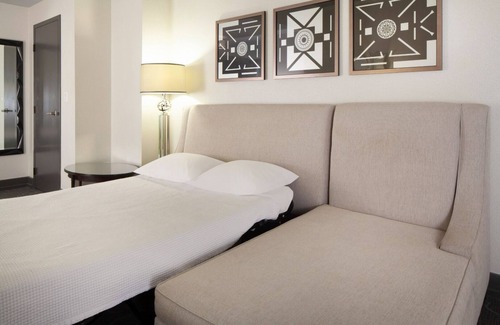 The Loop Hotel | Discover Downtown from Our Well-Appointed Space | 2 Suites