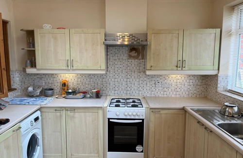 Finchley House | Discover London: Comfy1-Bedroom House with High-Speed WiFi! #ShortStay #Travel