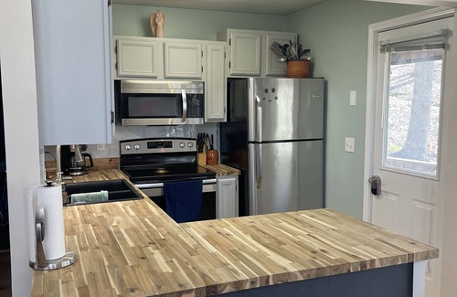 Eddyville House | Discover serenity on Lake Barkley, your perfect 3-bedroom retreat in Eddyville