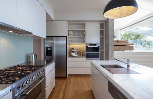 Sunshine Coast House | Discover ultimate luxury at this award-winning architectural masterpiece.