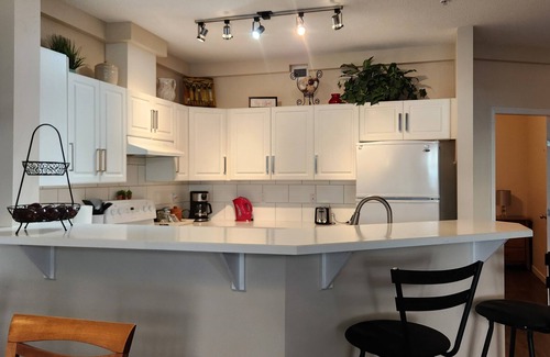 North End Condo | Discovery Bay Resort #347 – 2Bed-2Bath Suite- 90 Day Min -