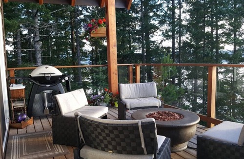 Quadra Island House | Discovery Passage from Copper Bluffs!