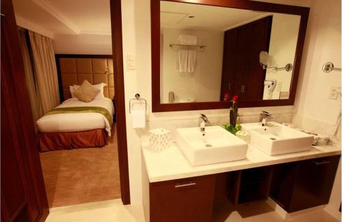 Ortigas Center Apartment | Discovery Suites Manila, Philippines