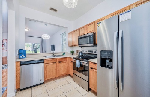 Wellington Villa | Disney Area Resort Hotel Home! Magical Villa! Free Parking! Waterpark! Pool!