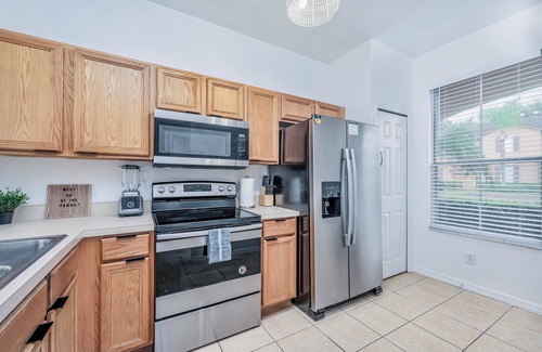 Wellington Villa | Disney Area Resort Hotel Home! Magical Villa! Free Parking! Waterpark! Pool!