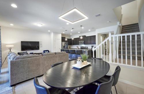Four Corners House | Disney Retreat