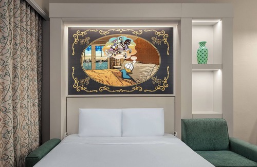 Bay Lake Hotel | Disney's BoardWalk Inn