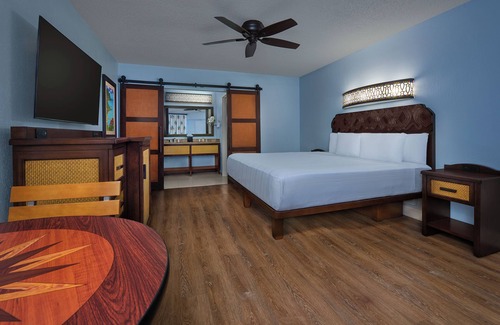 Bay Lake Resort | Disney's Caribbean Beach Resort