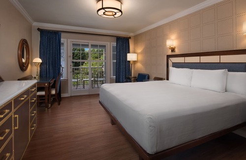 Bay Lake Resort | Disney's Yacht Club Resort