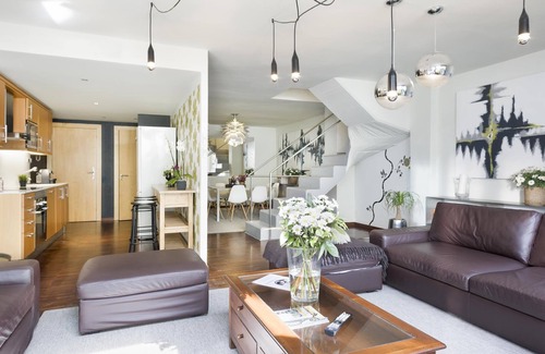 Sant Gervasi Apartment | Distinctive Sarrià Duplex with Private Pool for 10