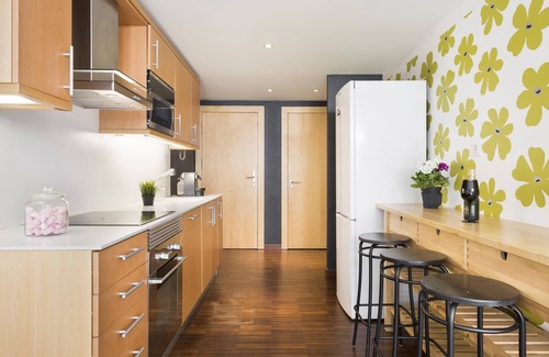 Sant Gervasi Apartment | Distinctive Sarrià Duplex with Private Pool for 10