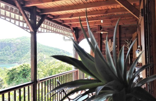 Terre-de-Haut House | Dive into the exotic.