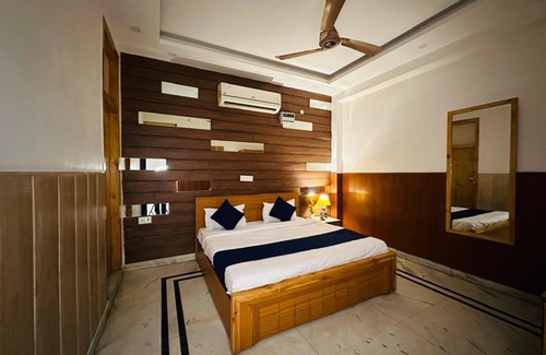 New Delhi Hotel | Divine Inn Hotel Rajouri Gardan