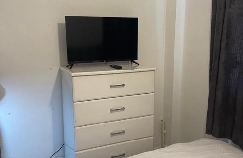 New Cross House | Divine Room