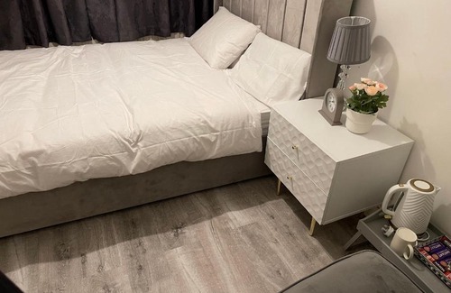 New Cross House | Divine Room