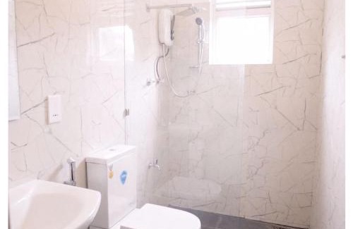 Madiwela Hotel | Diyawanna Villa - Deluxe Double Room in Colombo